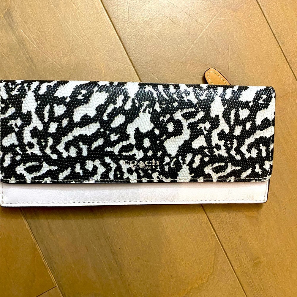 SALE! Coach wallet